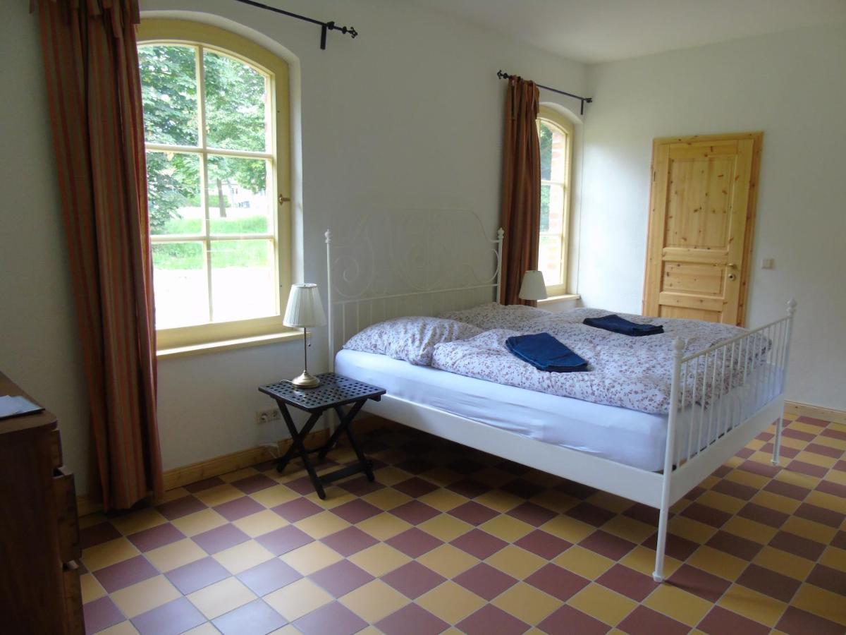 Schmiede Der Wasserburg Liepen Gielow Экстерьер фото